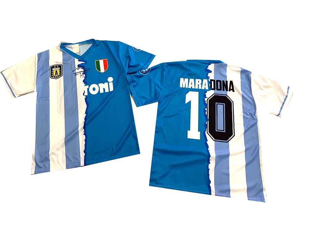 c1 SUPER T-SHIRT maglia meta' argentina, meta' buitoni , poliestere maradona  tifoso del NAPOLI DIEGO con autografo stampato, taglie adulti e bambini  omaggio PORTACHIAVI – Blu Super Shop